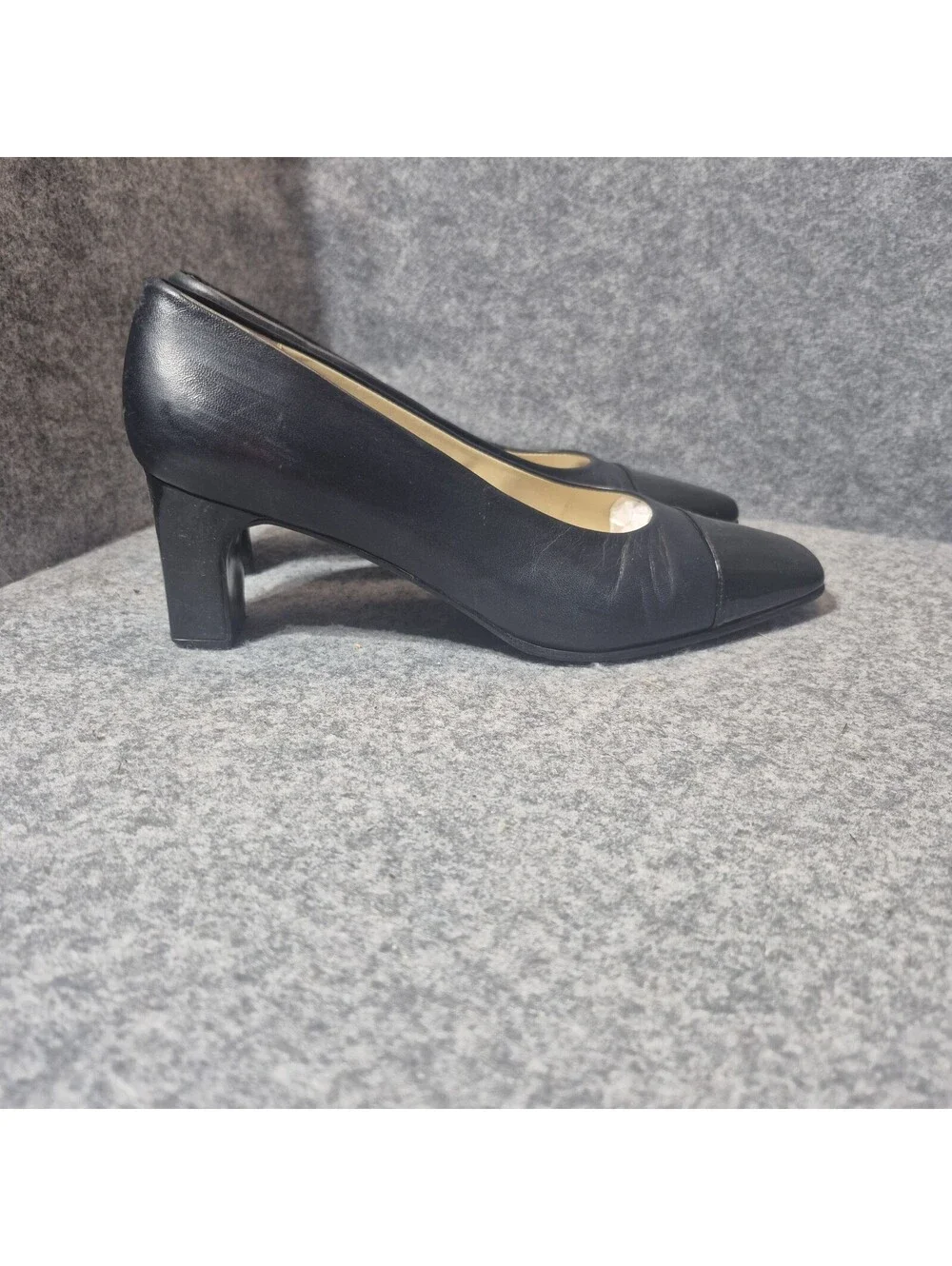 Etienne Aigner Women's Blue Classic Leather Pumps Sz 9M Slip On Spain Cap Toe